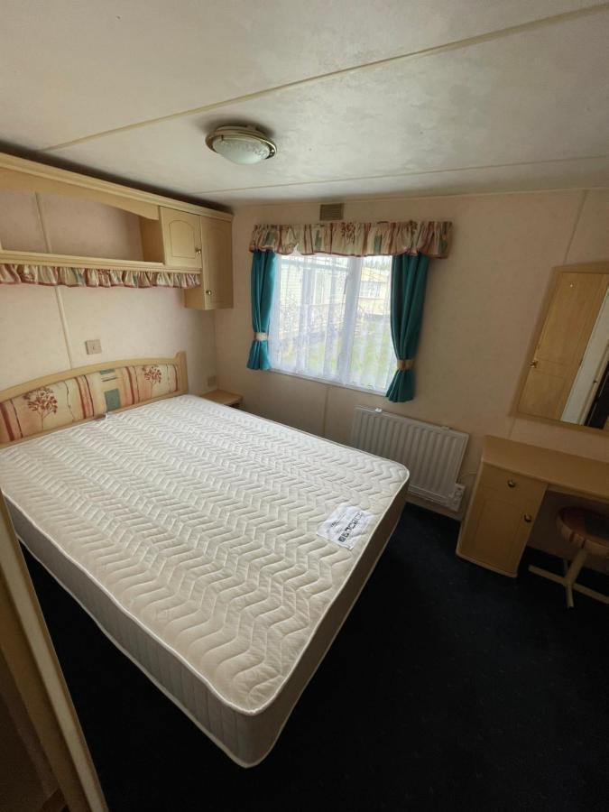 Отель Tessas Caravan Breaks 3 Чапел-Сент-Леонардс Экстерьер фото